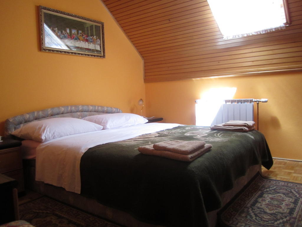 Guest House Sveti Marko Gacka Otocac Phòng bức ảnh